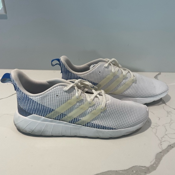 Adidas Questar Flow Running
Shoe FW5109 White/White/Royal Blue Mens Size 11 - Picture 1 of 6